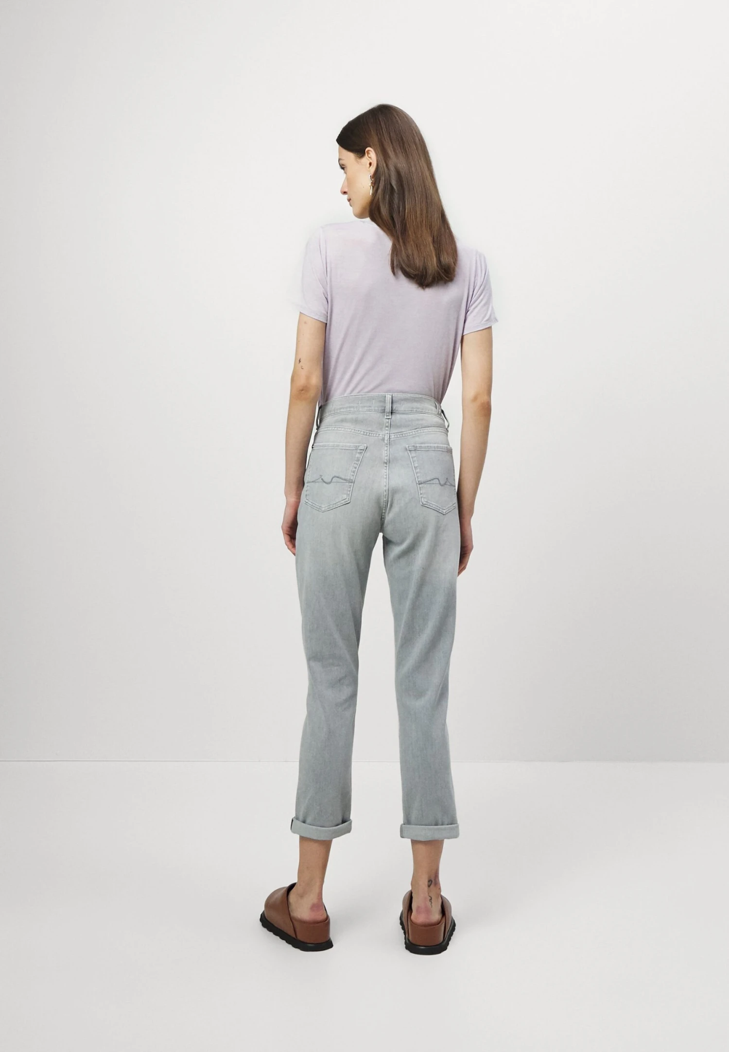 7 For All Mankind Josefina Anchor - Jean Bootcut - Grey 5 7 For All Mankind Josefina Anchor - Jean Bootcut - Grey – Image 3