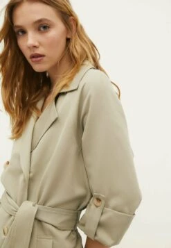 Stradivarius Short Flowing - Trench - Khaki 12 Stradivarius Short Flowing - Trench - Khaki -Next Soldes 036f548d49a04e13b5653a5ace8e94f2