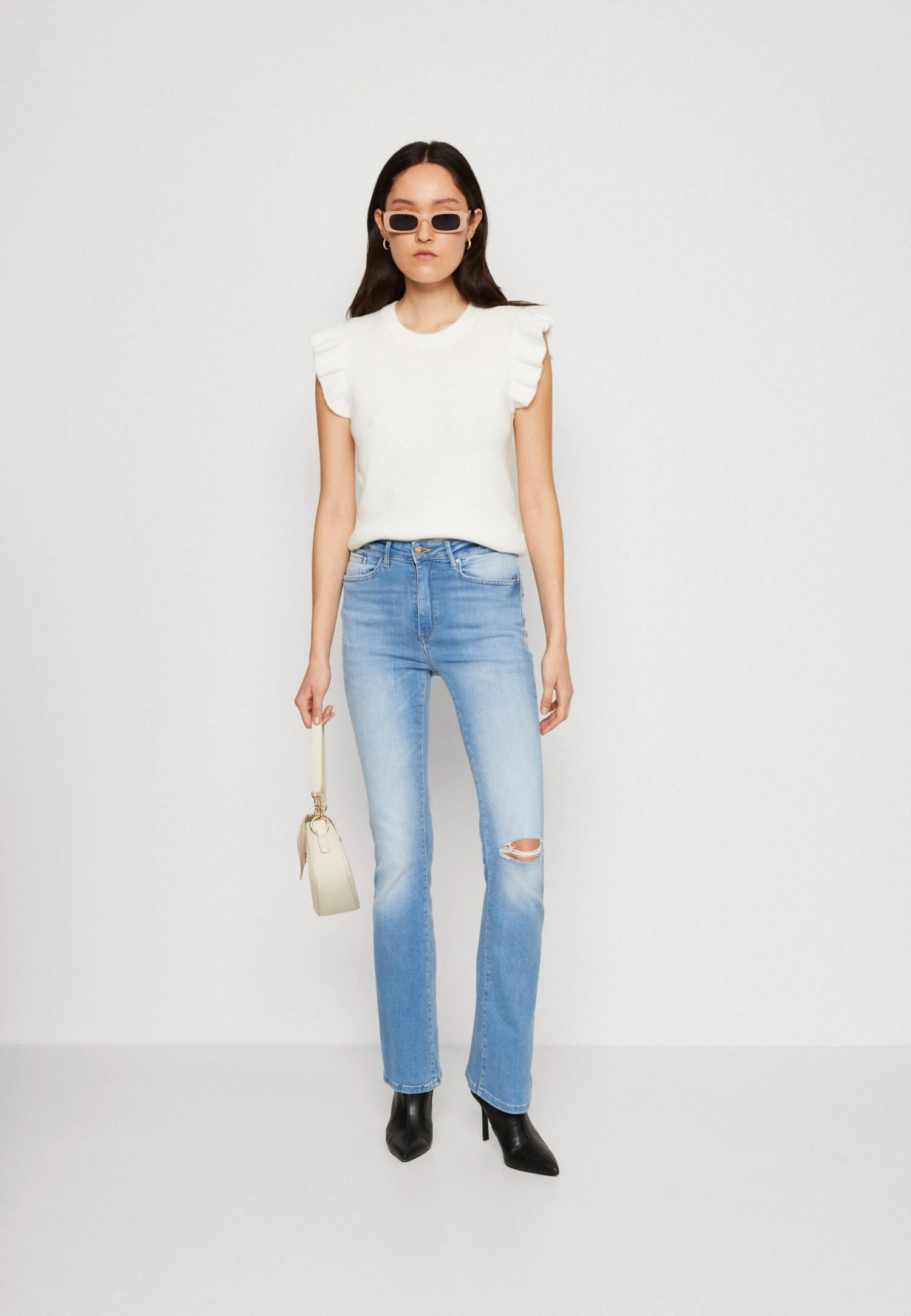 ONLY Onlpaola Destroy - Jean Flare - Light Medium Blue Denim 4 ONLY Onlpaola Destroy - Jean Flare - Light Medium Blue Denim – Image 2