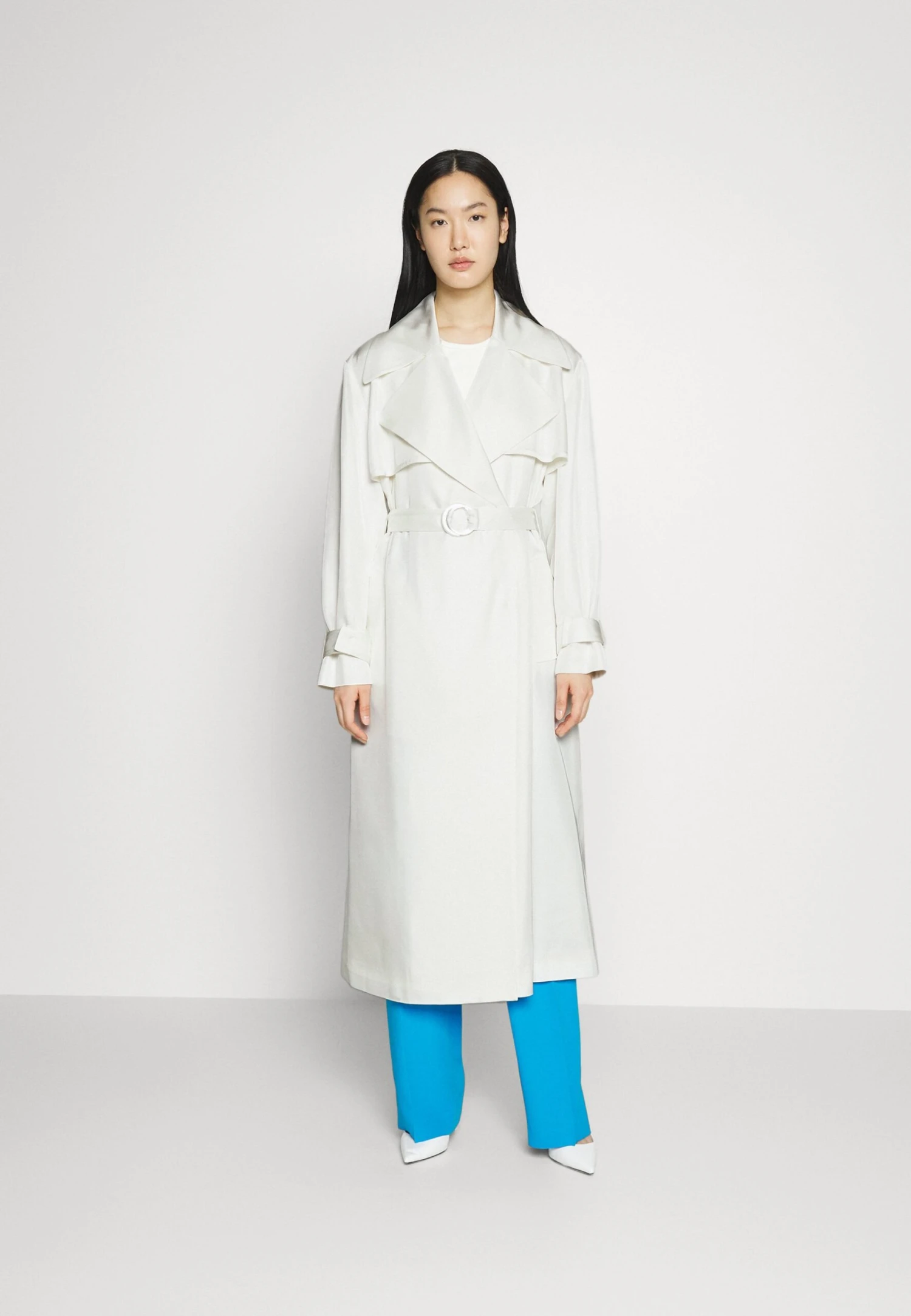 Boss Calissi Satin - Trench - Open White 3 Boss Calissi Satin - Trench - Open White