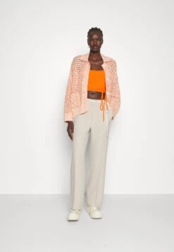 Holzweiler Tired Crochet - Gilet - Orange Mix -Next Soldes 0f010482a68e4ee1976fd50fbb7280fd