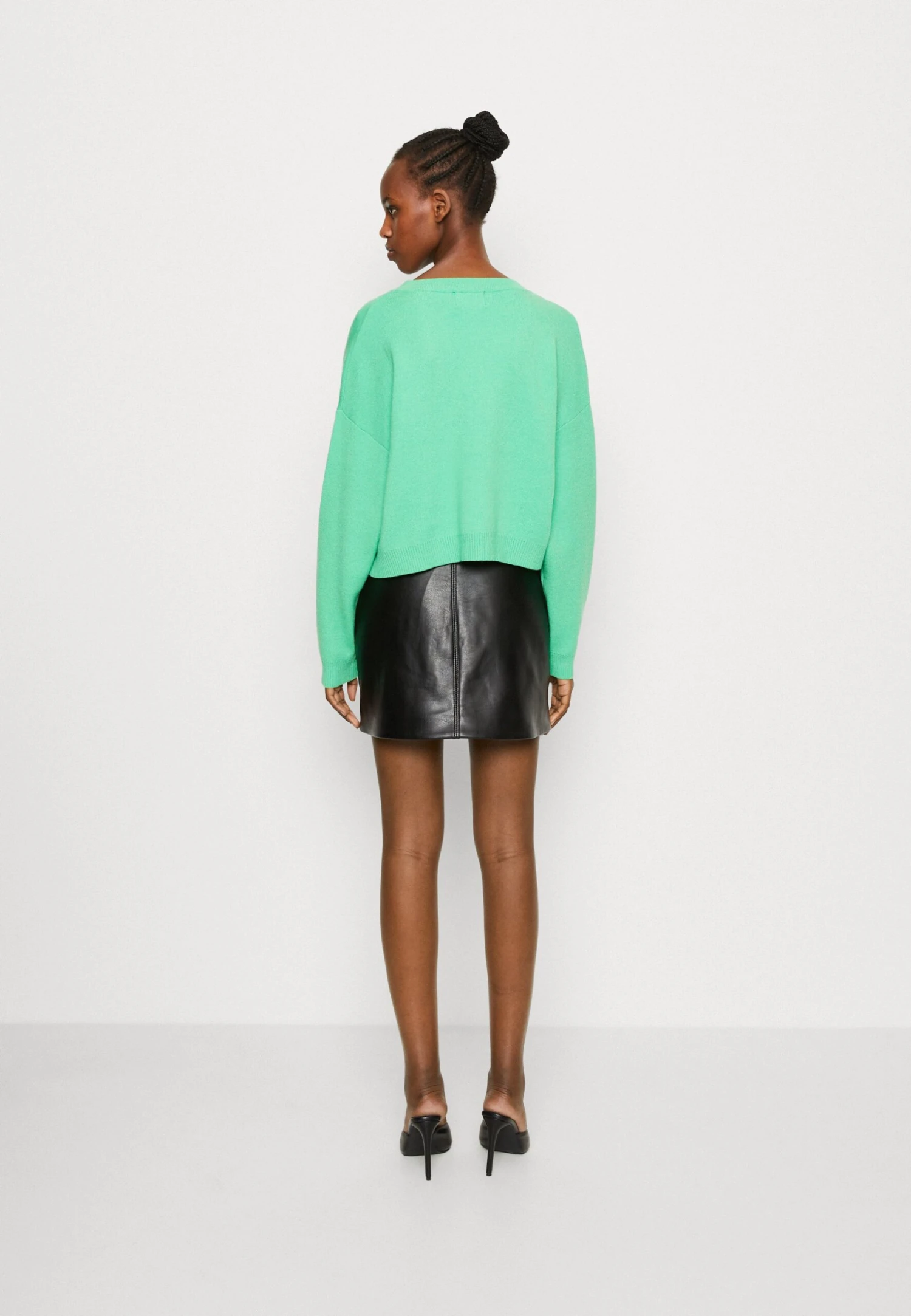 Pieces Pchesa O Neck Cropped - Pullover - Irish Green 5 Pieces Pchesa O Neck Cropped - Pullover - Irish Green – Image 3
