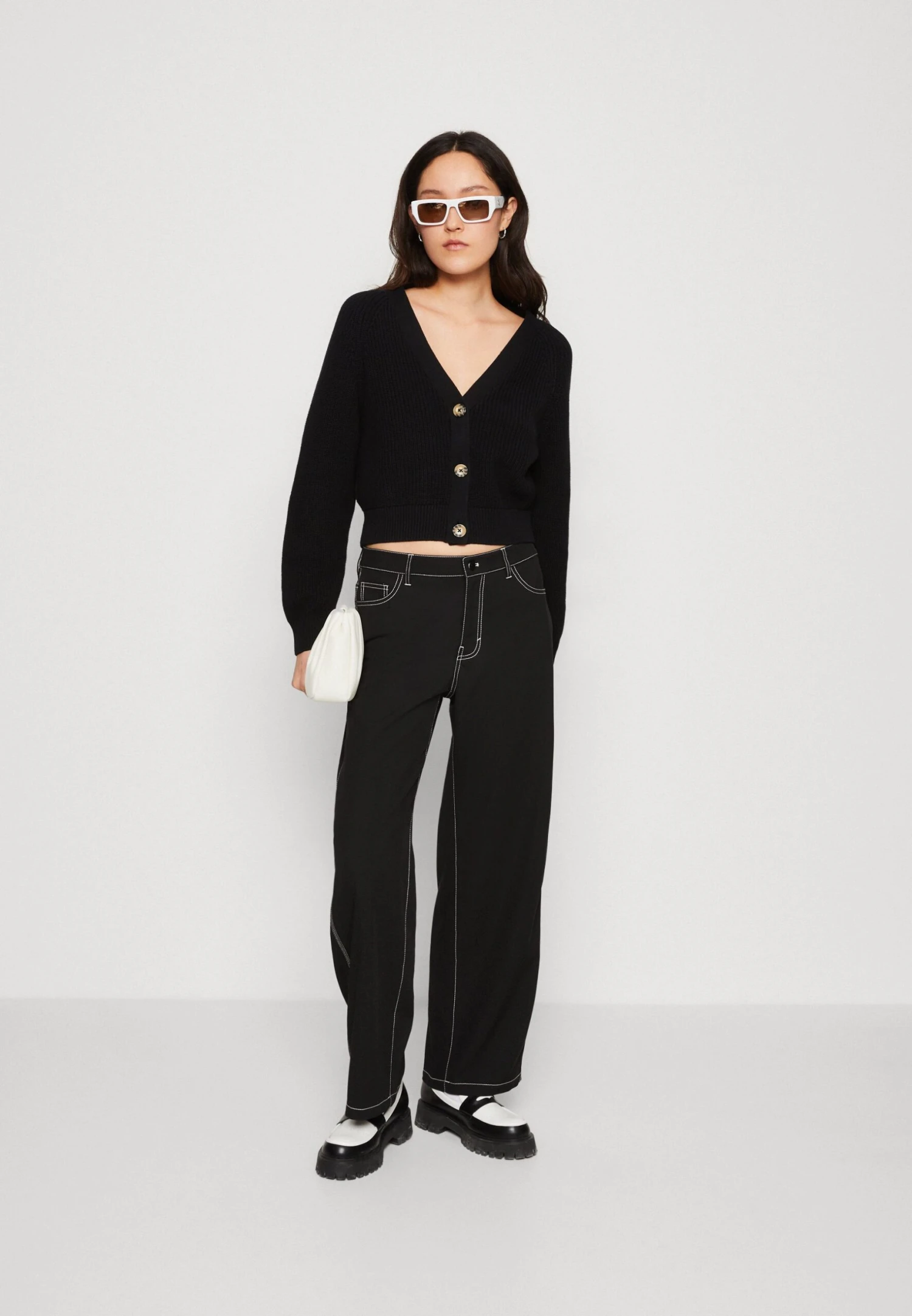 Monki Gilet - Black Dark 4 Monki Gilet - Black Dark – Image 2