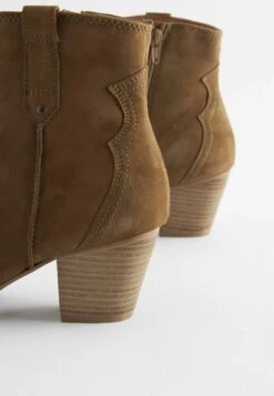 Next Forever Comfort Western Regular Wide Fit - Santiags - Tan Brown 11 Next Forever Comfort Western Regular Wide Fit - Santiags - Tan Brown -Next Soldes 1b6ea9b5119d490f91e818adecaa1b30