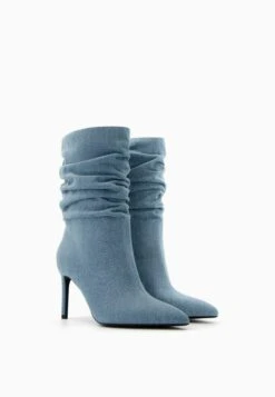BERSHKA Slouchy Heeled - Bottines - Blue Denim -Next Soldes 23b736e12f624f73a7d7d2b8e7a3e06b