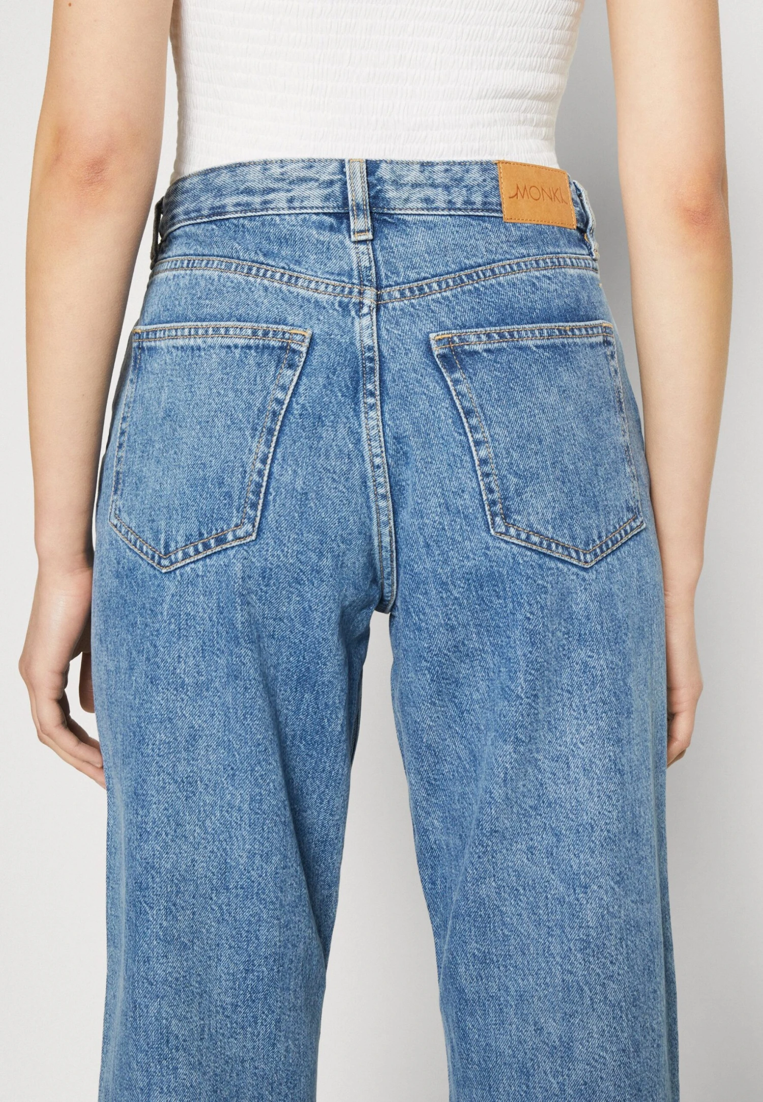 Monki Jean Droit - Blue Medium 6 Monki Jean Droit - Blue Medium – Image 4