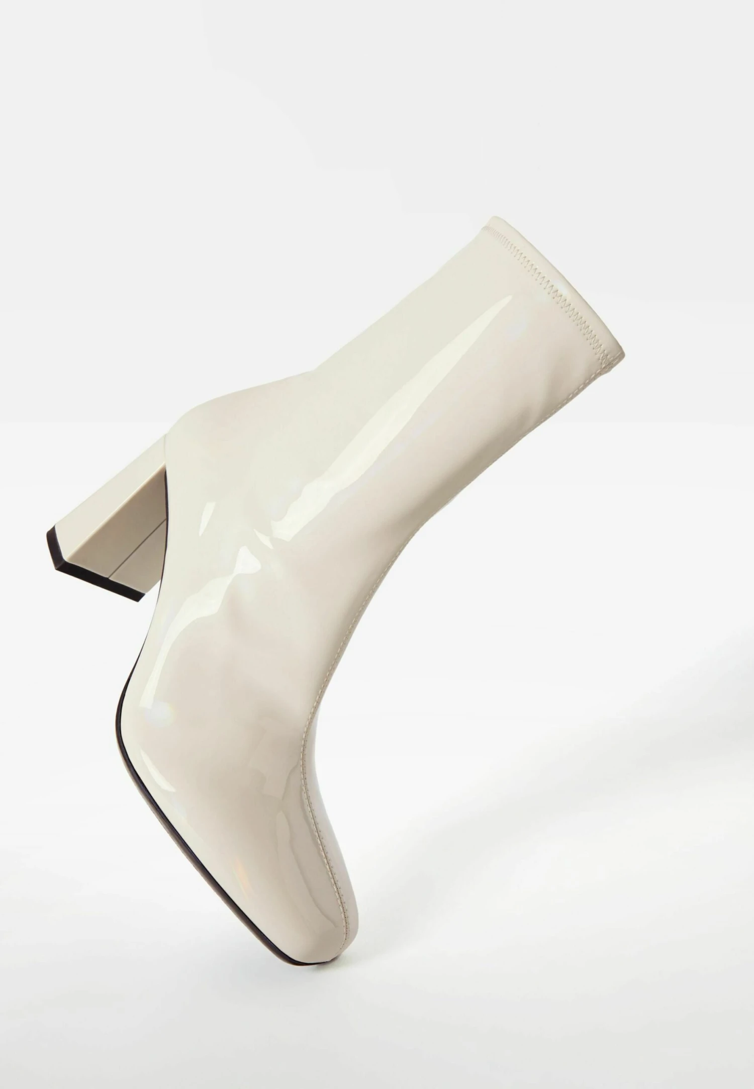 BERSHKA Patent Style Fitted - Boots À Talons - Off-White 8 BERSHKA Patent Style Fitted - Boots À Talons - Off-White – Image 6