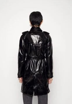 MICHAEL Michael Kors Faux Ptnt Trench - Trench - Black 11 MICHAEL Michael Kors Faux Ptnt Trench - Trench - Black -Next Soldes 2d2102dca8304429afba0506090057bc