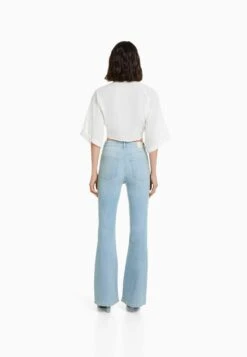 BERSHKA Jean Bootcut - Light Blue 10 BERSHKA Jean Bootcut - Light Blue -Next Soldes 2f2082d95c624636afa285db52cf7685