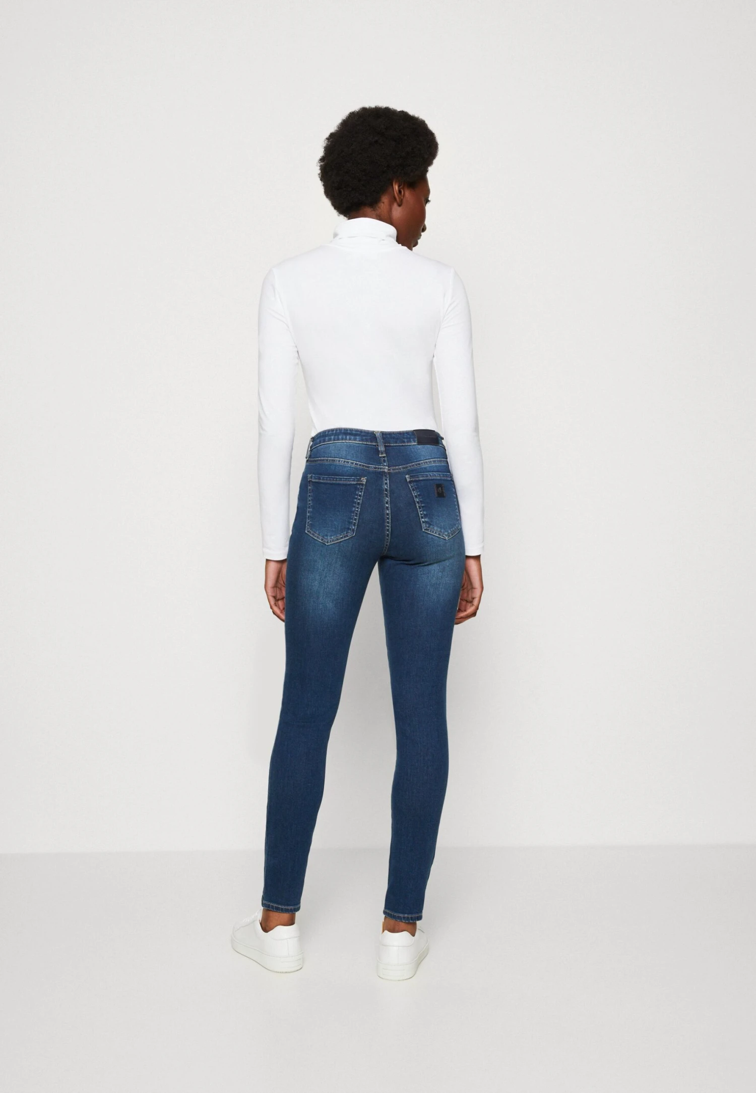 Armani Exchange Pant - Jeans Skinny - Indigo Denim 5 Armani Exchange Pant - Jeans Skinny - Indigo Denim – Image 3