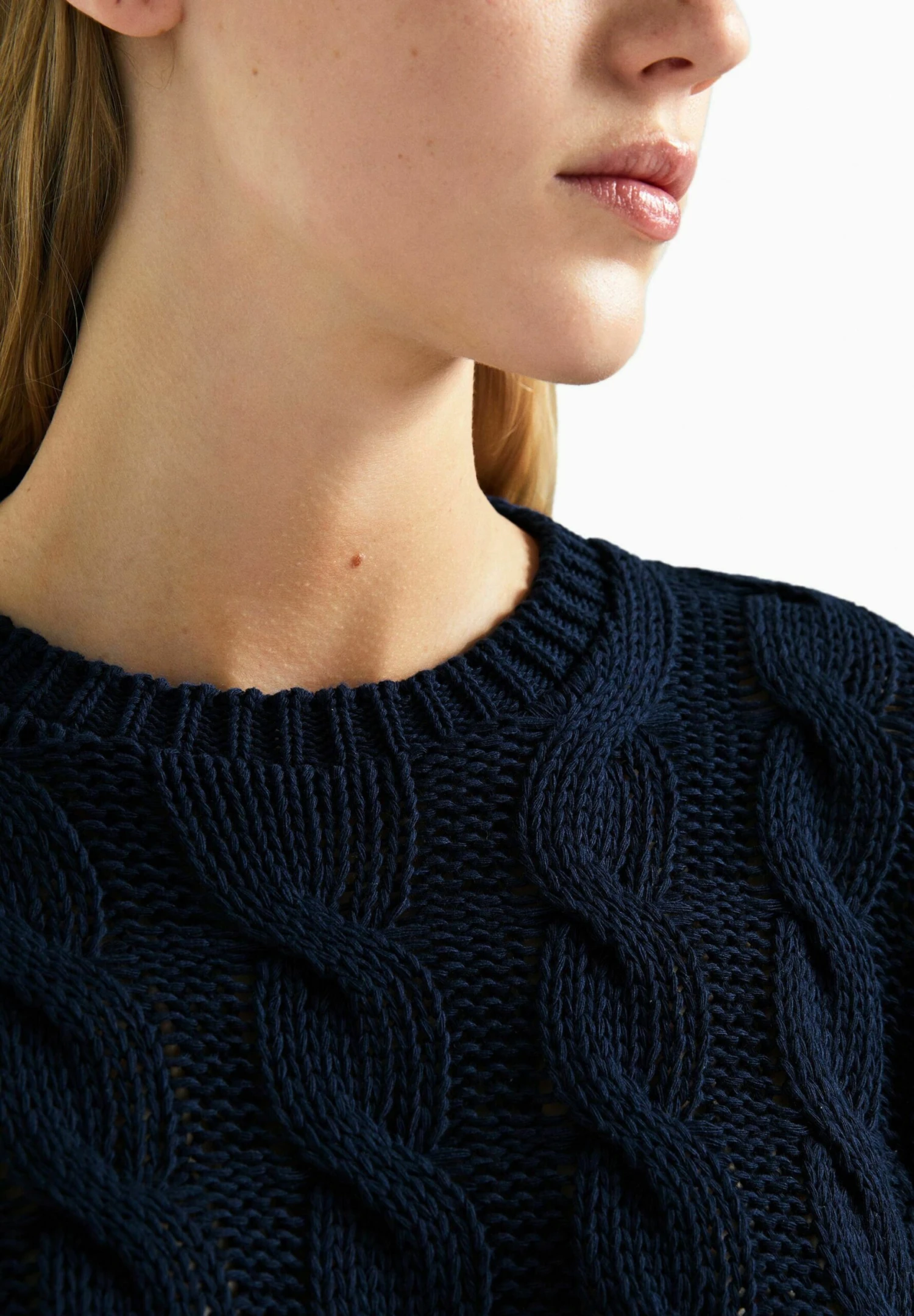 BERSHKA Cable-Round Neck - Pullover - Dark Blue 6 BERSHKA Cable-Round Neck - Pullover - Dark Blue – Image 4