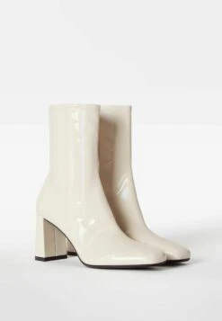BERSHKA Patent Style Fitted - Boots À Talons - Off-White 11 BERSHKA Patent Style Fitted - Boots À Talons - Off-White -Next Soldes 497d9510d40a49c09c947a9eded90399