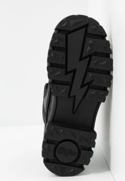 Buffalo Aspha Mid - Bottines À Plateau - Black 18 Buffalo Aspha Mid - Bottines À Plateau - Black -Next Soldes 5518379be1ee4eb185c624e558c55584