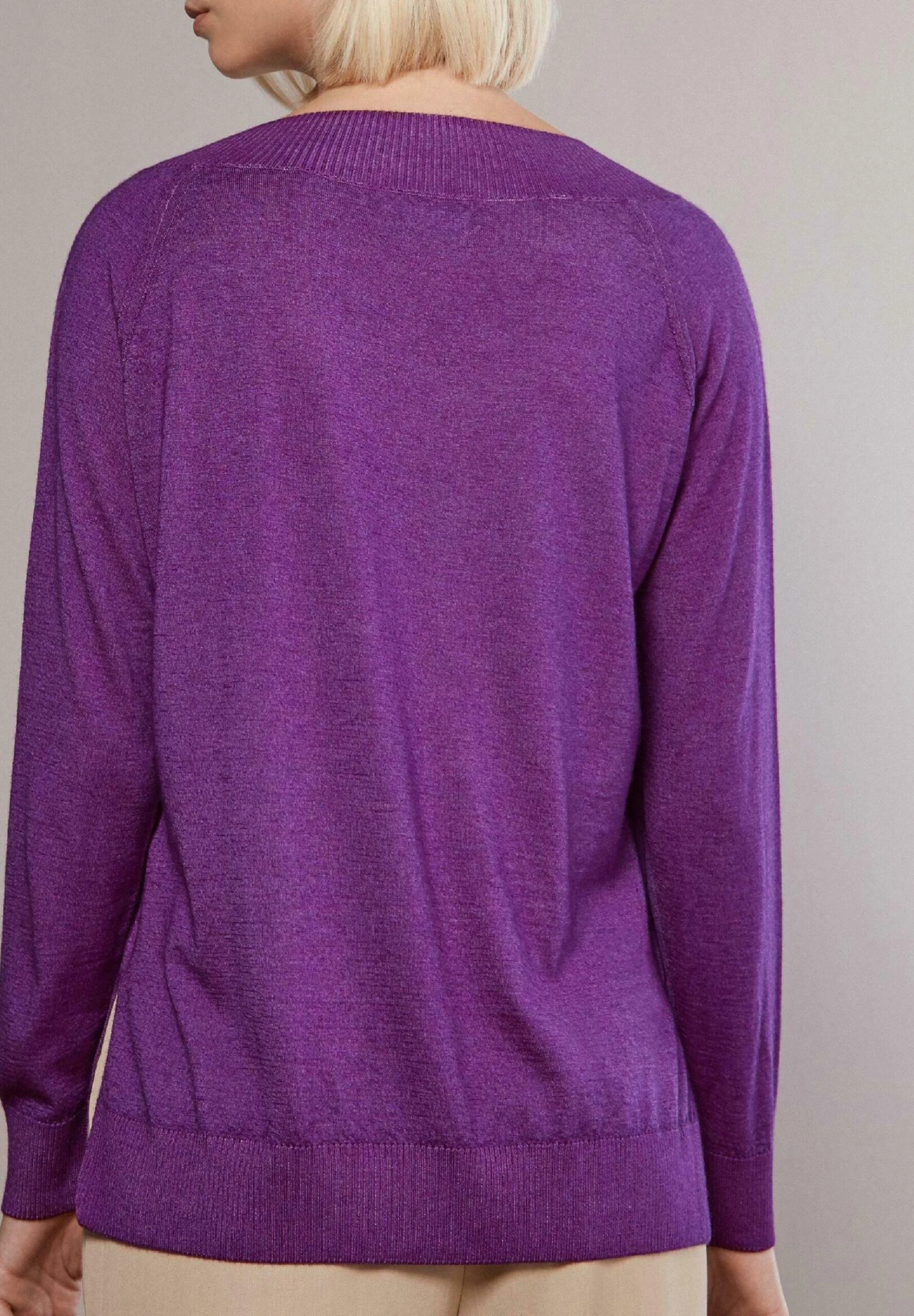 Mit V-Ausschnitt Ultralight - Pullover - Violett Viola Tc 4 Mit V-Ausschnitt Ultralight - Pullover - Violett Viola Tc – Image 2