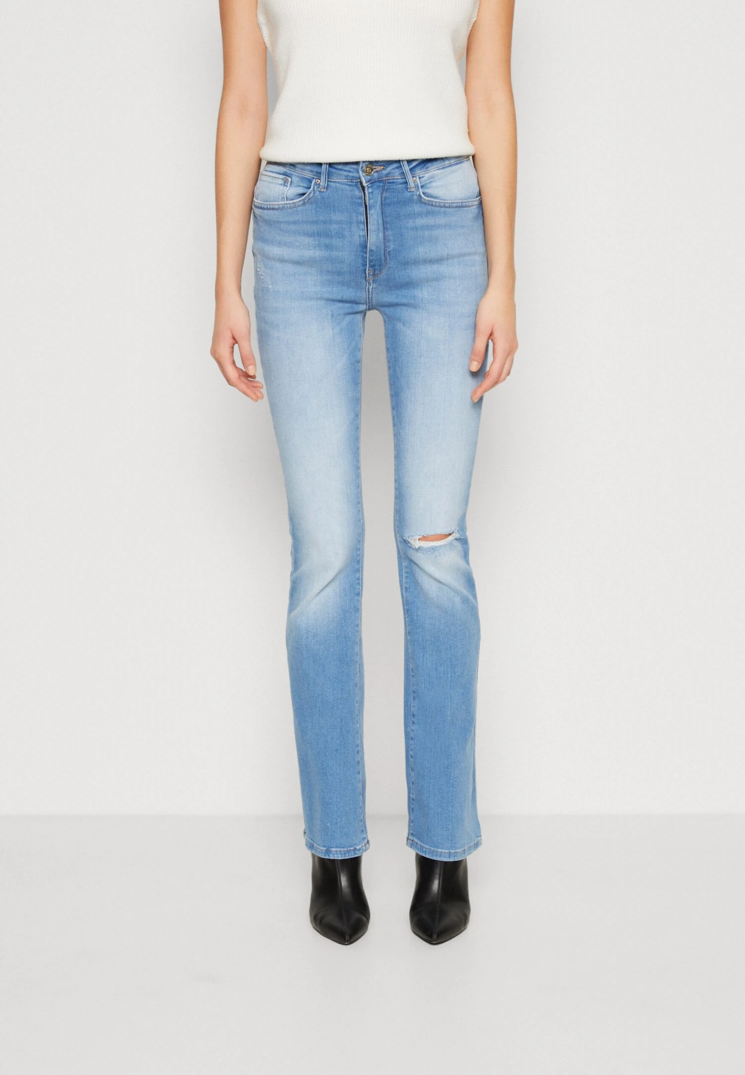 ONLY Onlpaola Destroy - Jean Flare - Light Medium Blue Denim 3 ONLY Onlpaola Destroy - Jean Flare - Light Medium Blue Denim
