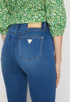 Guess Jean Flare - Silky Mid -Next Soldes 7d61ad995dab4b8195c6f2efceb70b02