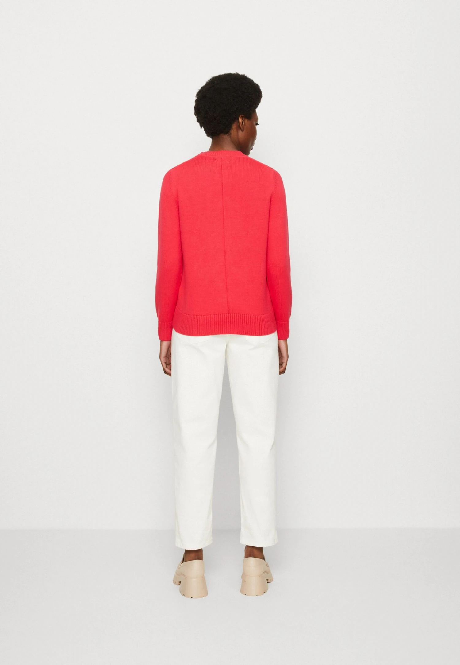 Gant Icon C Neck - Pullover - Magenta Pink 5 Gant Icon C Neck - Pullover - Magenta Pink – Image 3