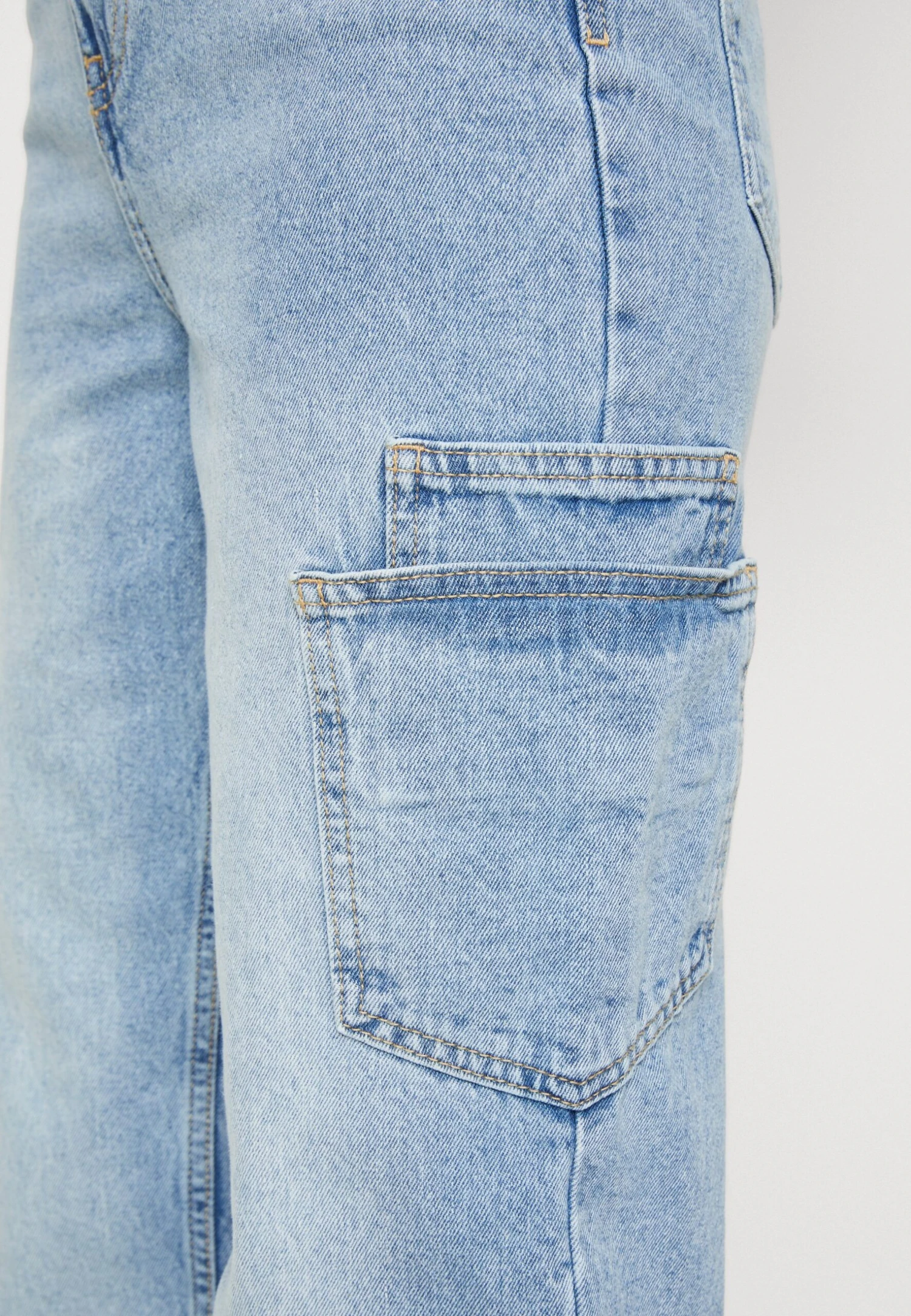 Vero Moda Vmkithy Loose Cargo - Jean Boyfriend - Medium Blue Denim 8 Vero Moda Vmkithy Loose Cargo - Jean Boyfriend - Medium Blue Denim – Image 6