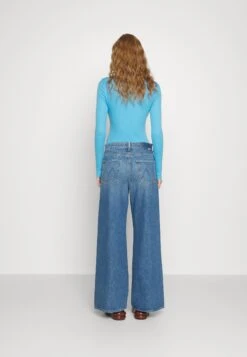 MOTHER The Ditcher Roller Sneak - Jean Boyfriend - Blue Denim -Next Soldes 94570a6da4f4468885b5117edc50a598