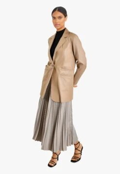 Oakwood Kathia - Manteau Court - Beige -Next Soldes 98c02a8cba9e4aa5b605451fbd9072fa