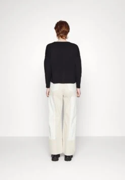 Mother Of Pearl Cardigan With Pearl Buttons - Gilet - Black 11 Mother Of Pearl Cardigan With Pearl Buttons - Gilet - Black -Next Soldes 9f6f4840c9db4849835bc8140cf77b51