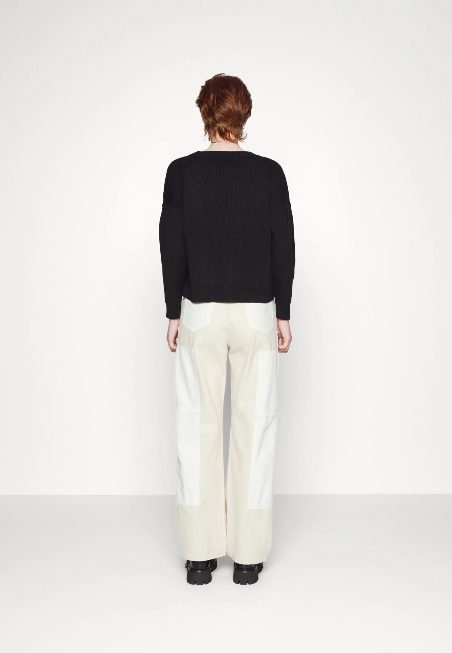 Mother Of Pearl Cardigan With Pearl Buttons - Gilet - Black 5 Mother Of Pearl Cardigan With Pearl Buttons - Gilet - Black – Image 3