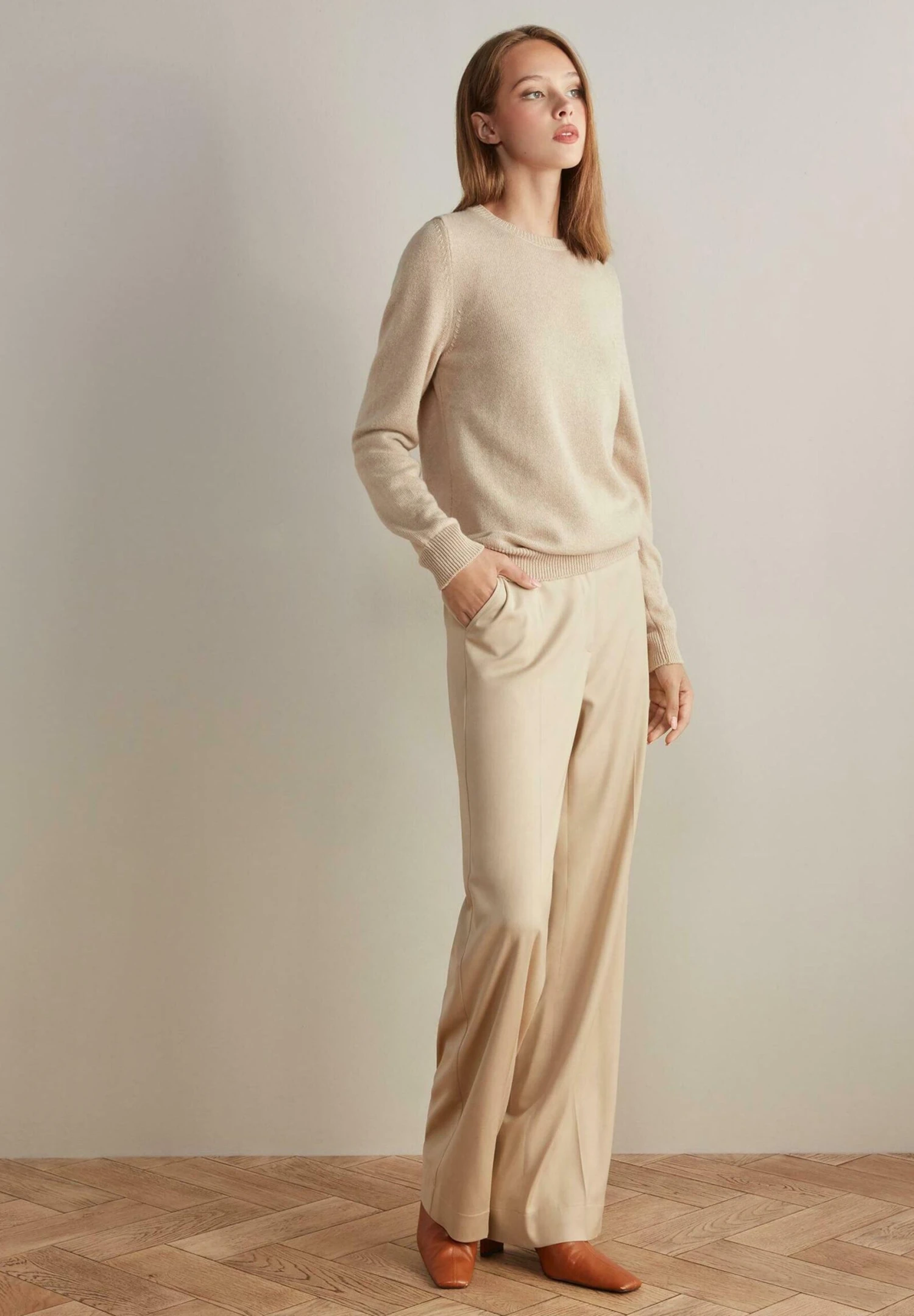 Ultrasoft Round Neck - Pullover - Natürlich Light Vanilla 4 Ultrasoft Round Neck - Pullover - Natürlich Light Vanilla – Image 2