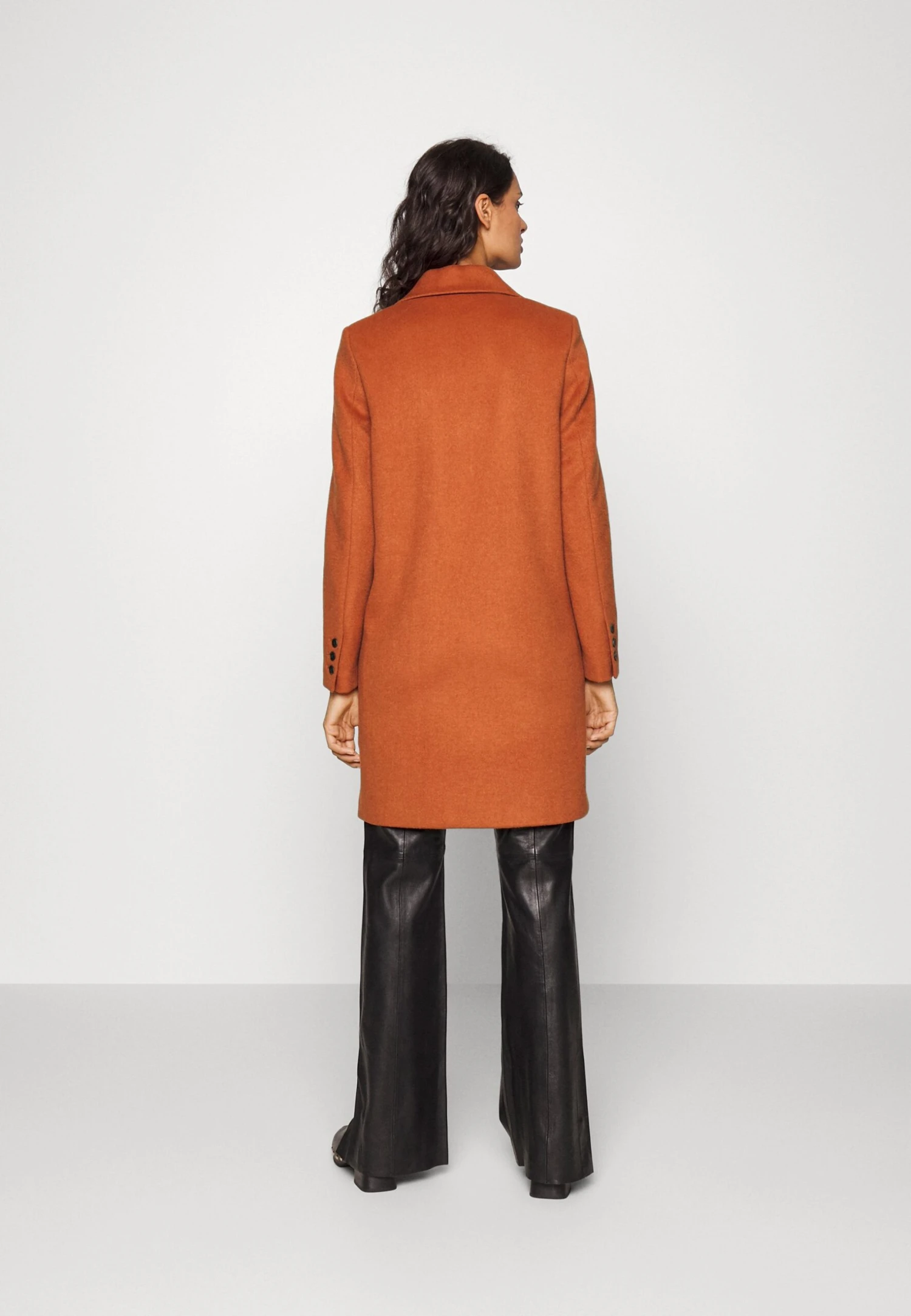 Selected Femme Slfnew Sasja Coat - Manteau Court - Amber Brown 5 Selected Femme Slfnew Sasja Coat - Manteau Court - Amber Brown – Image 3