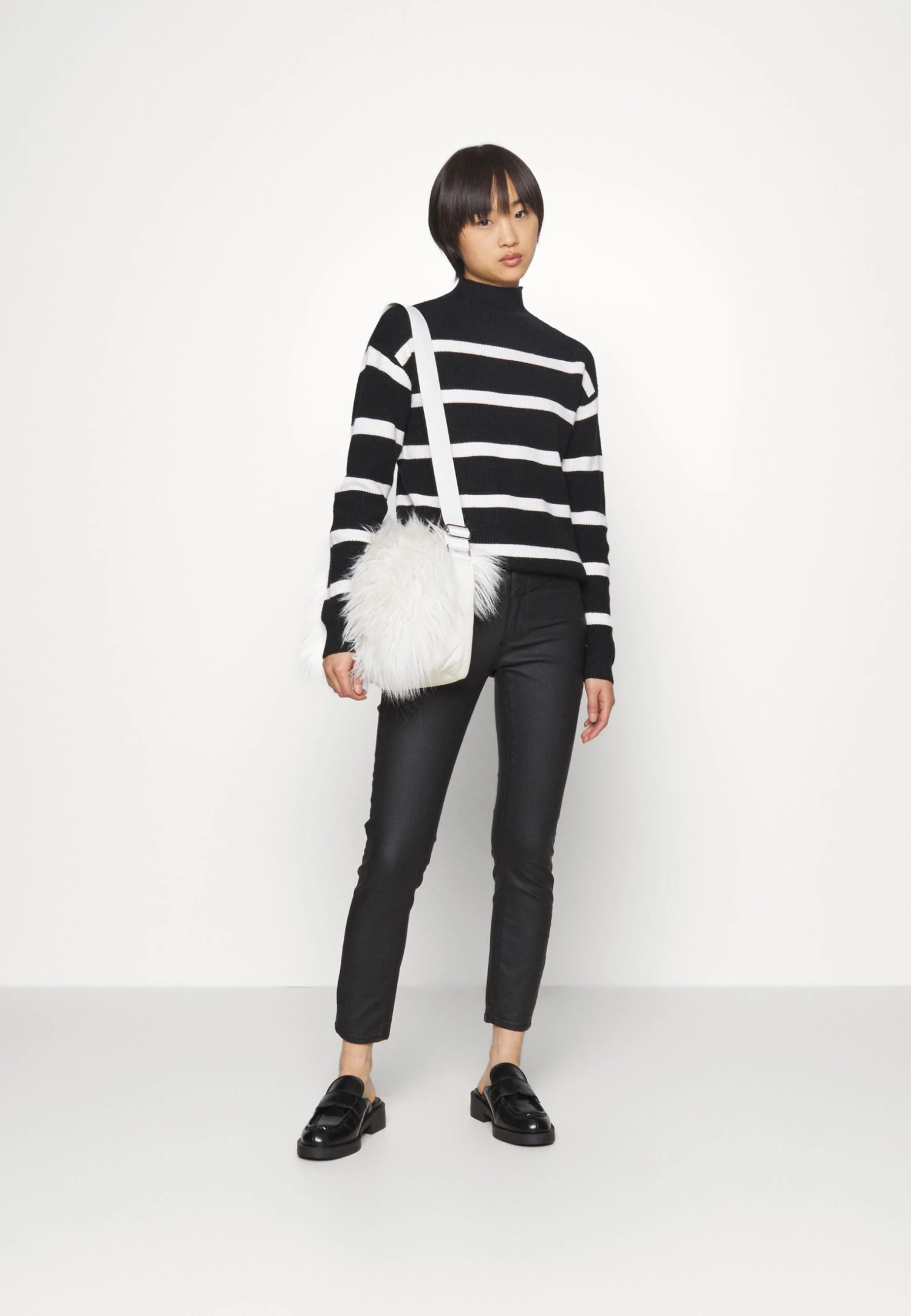 Viril Mockneck - Pullover - Black Stripes/White Alyssum 4 Viril Mockneck - Pullover - Black Stripes/White Alyssum – Image 2