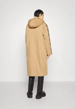 Hugo Fanna - Manteau D'Hiver - Light/Pastel Brown -Next Soldes a826d3220e904bc5ba791a480bf6fccf
