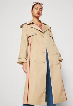 SISTER JANE Orchard Scallop Trim - Trench - Beige 11 SISTER JANE Orchard Scallop Trim - Trench - Beige -Next Soldes be4af68ac15847ceb7eb70b0ef47274d