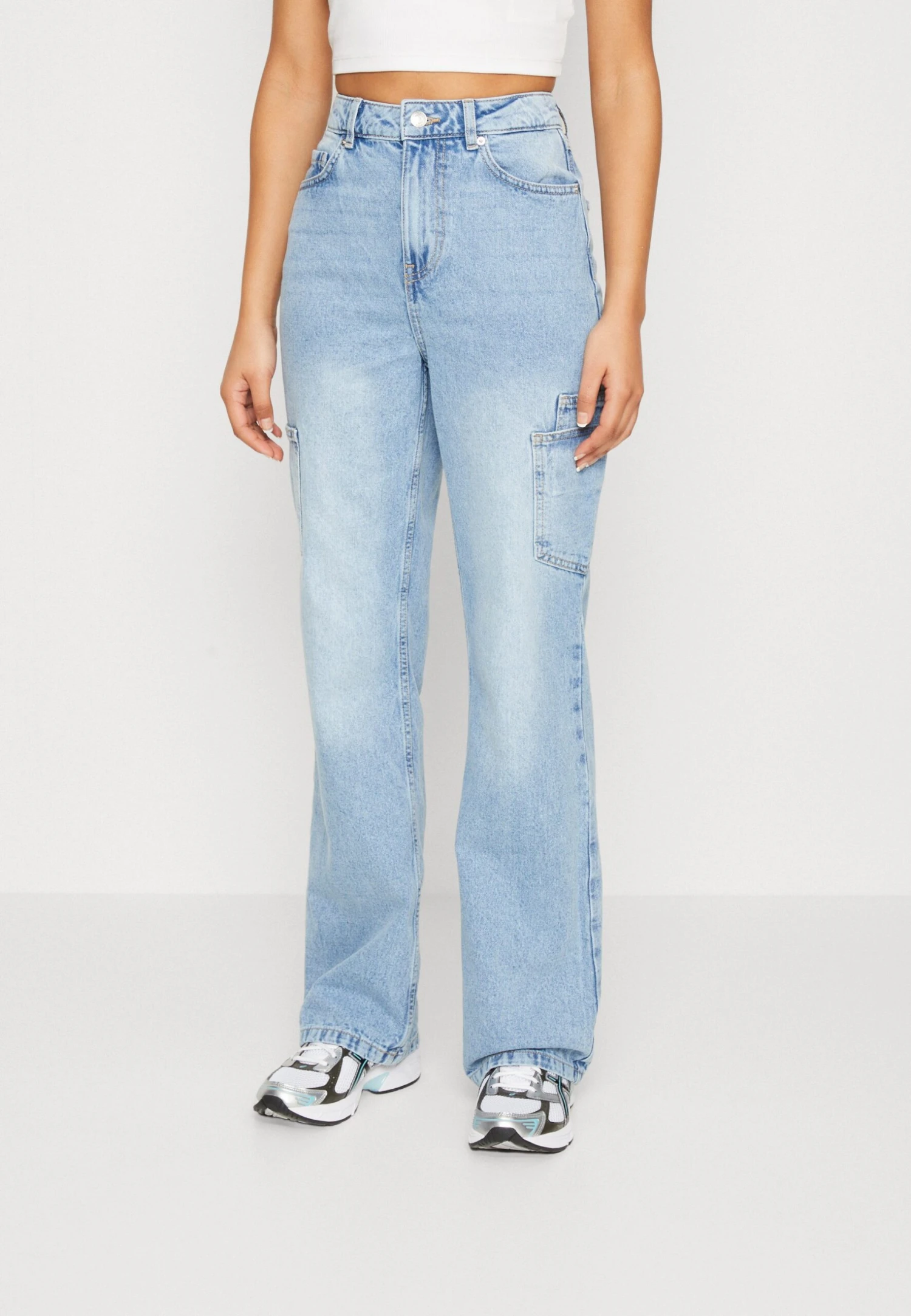 Vero Moda Vmkithy Loose Cargo - Jean Boyfriend - Medium Blue Denim 3 Vero Moda Vmkithy Loose Cargo - Jean Boyfriend - Medium Blue Denim