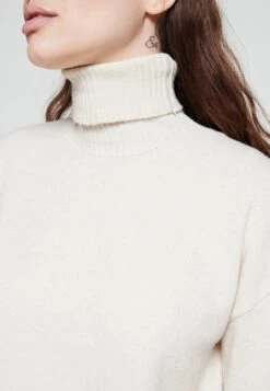 Pieces Pccava High Neck - Pullover - Off-White -Next Soldes c186be8636584bb9a4c4402d55a1286d