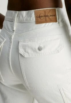 Calvin Klein Jeans High Rise Utility - Jean Droit - Denim Light -Next Soldes c2cb894cf30a4e4b8d305f173127c1f9