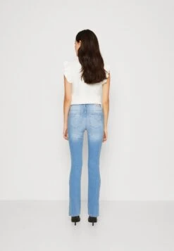 ONLY Onlpaola Destroy - Jean Flare - Light Medium Blue Denim 10 ONLY Onlpaola Destroy - Jean Flare - Light Medium Blue Denim -Next Soldes c720f92a91144893a7ad0699d8c37412