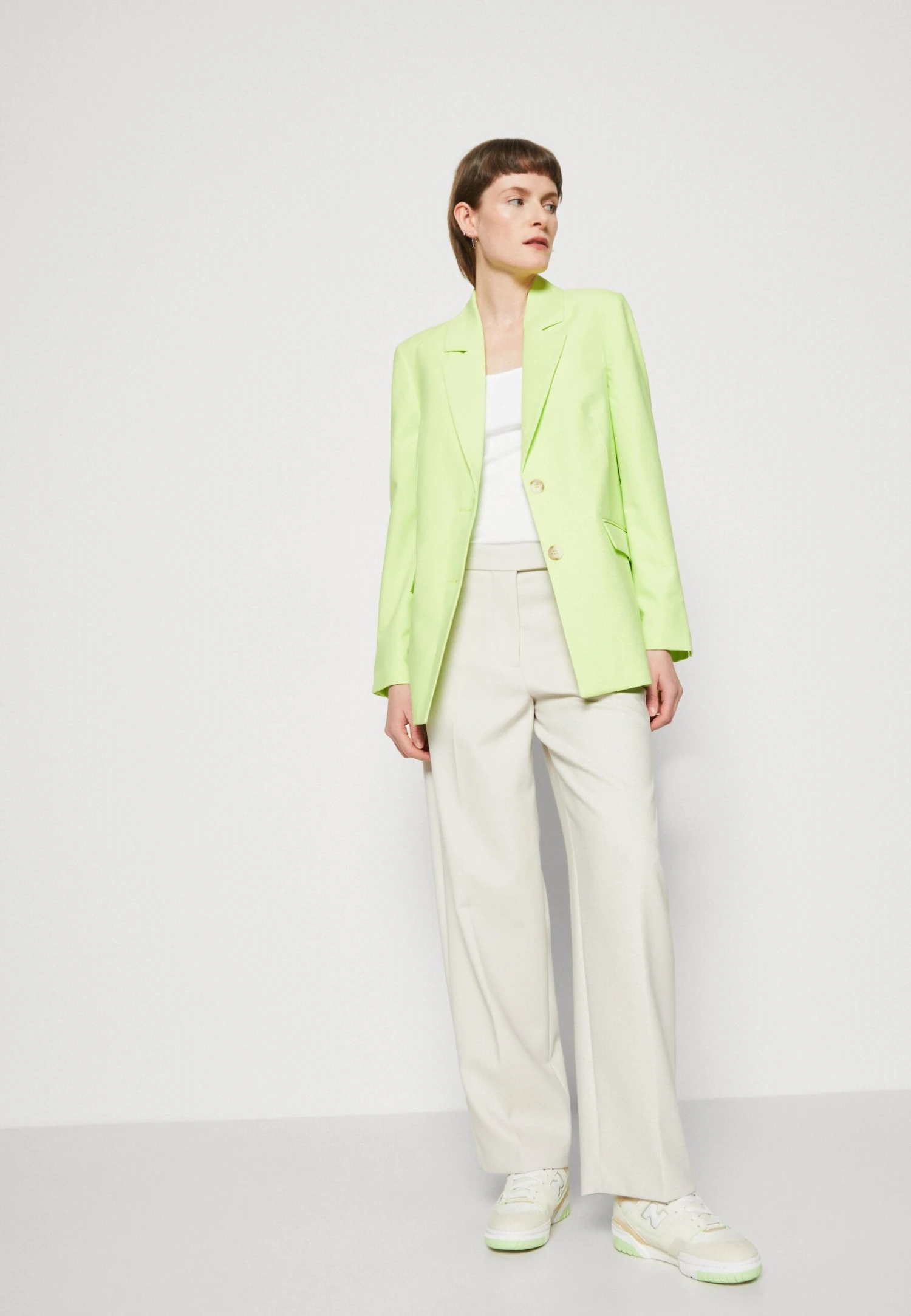 Selected Femme Slfbinna Relaxed - Manteau Court - Sharp Green 6 Selected Femme Slfbinna Relaxed - Manteau Court - Sharp Green – Image 4