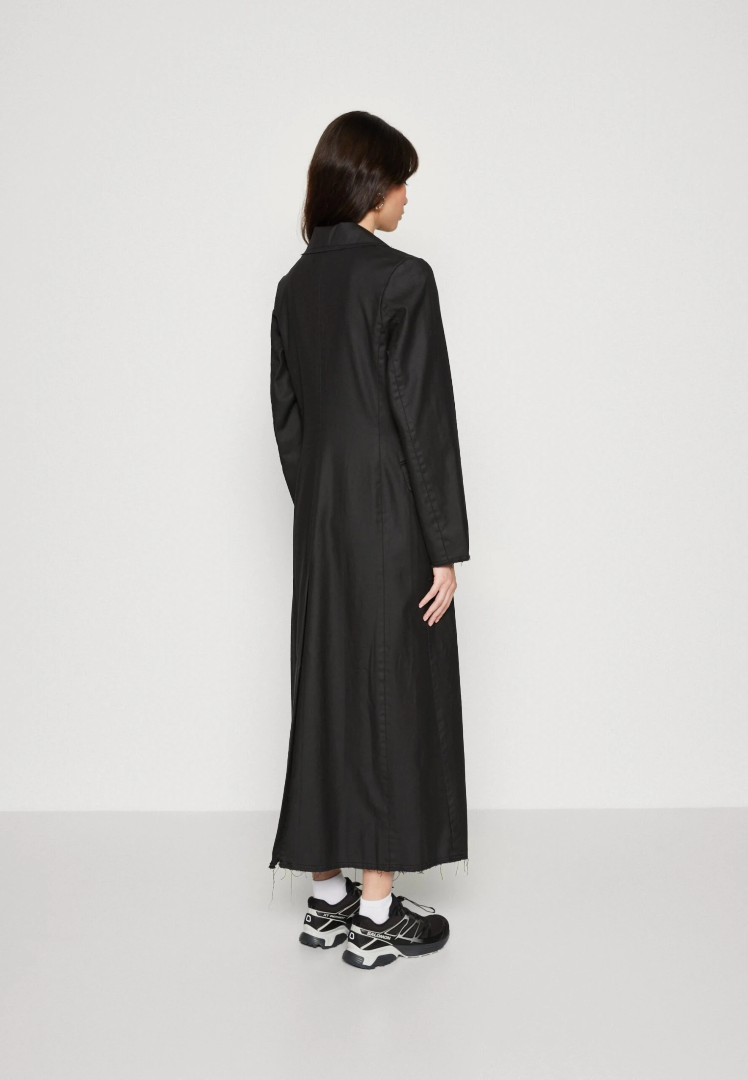 WEEKDAY Cassis Coat - Trench - Black 5 WEEKDAY Cassis Coat - Trench - Black – Image 3