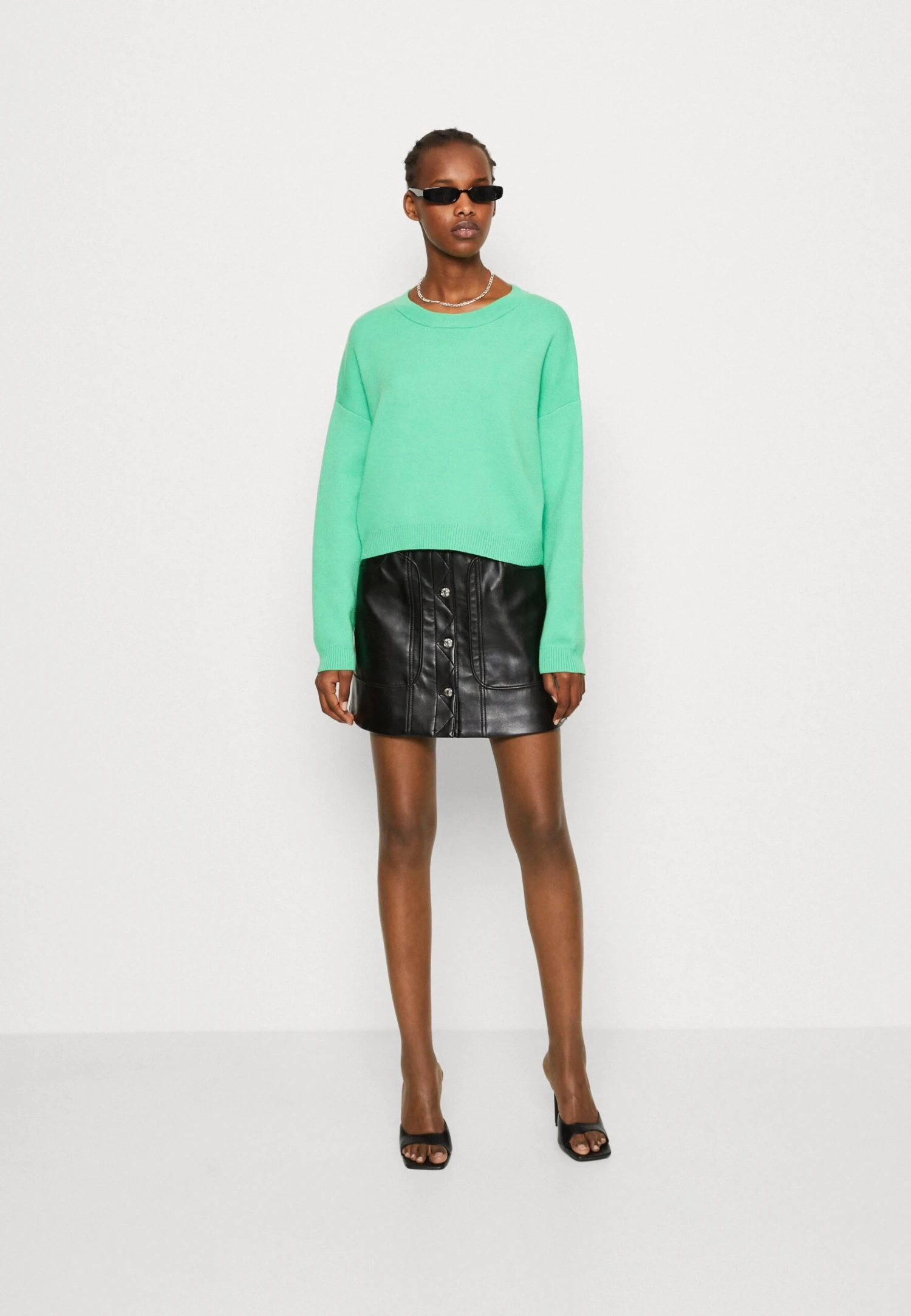 Pieces Pchesa O Neck Cropped - Pullover - Irish Green 4 Pieces Pchesa O Neck Cropped - Pullover - Irish Green – Image 2