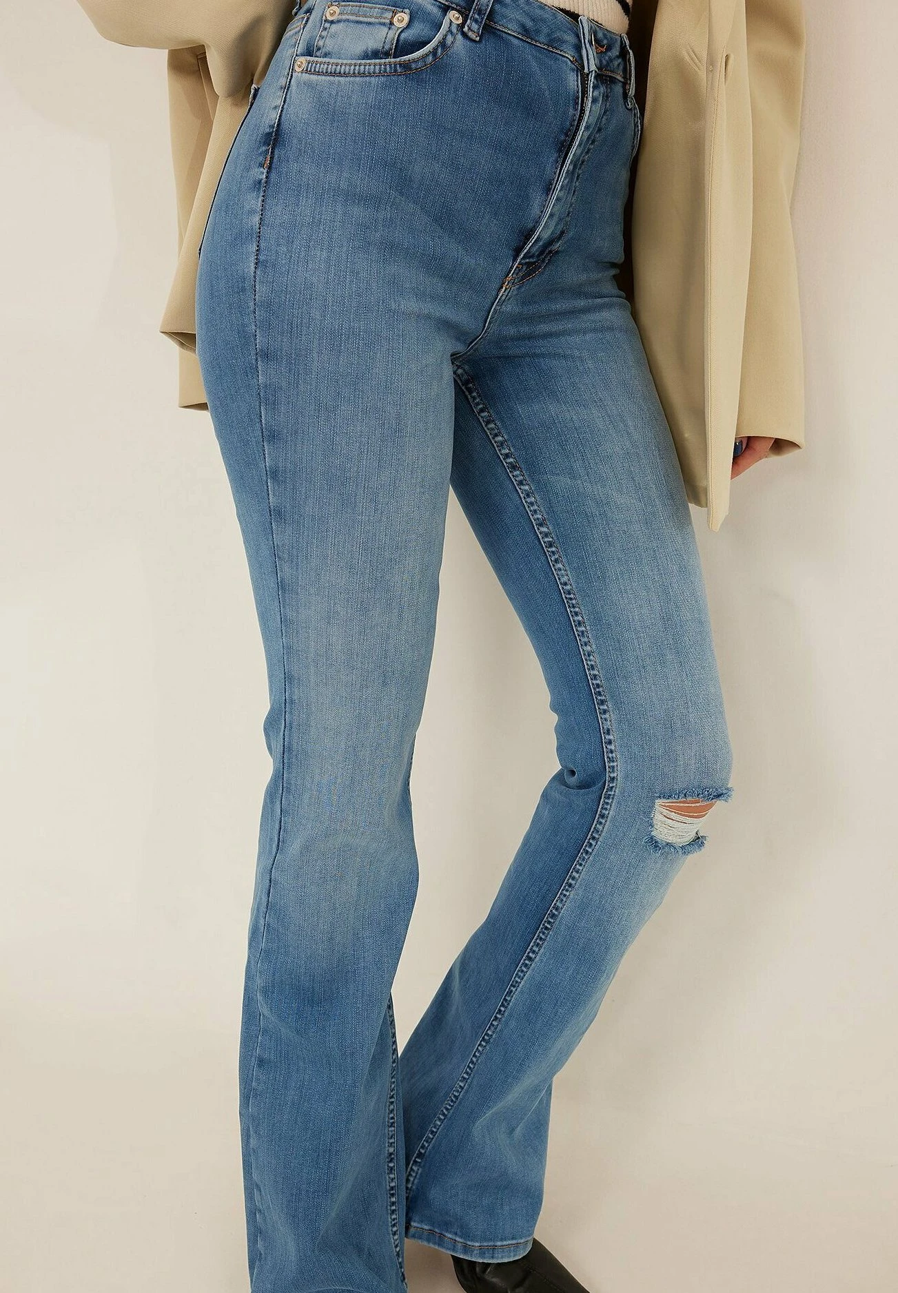 NA-KD Jean Bootcut - Mid Blue 3 NA-KD Jean Bootcut - Mid Blue