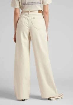 Lee Stella - Jean Boyfriend - Ecru 10 Lee Stella - Jean Boyfriend - Ecru -Next Soldes dbecc2305d3c465090f9235b13df5188