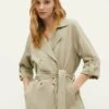 Stradivarius Short Flowing - Trench - Khaki 2 Stradivarius Short Flowing - Trench - Khaki -Next Soldes e2c2276e08cb41c49dccdb5e1c96f534