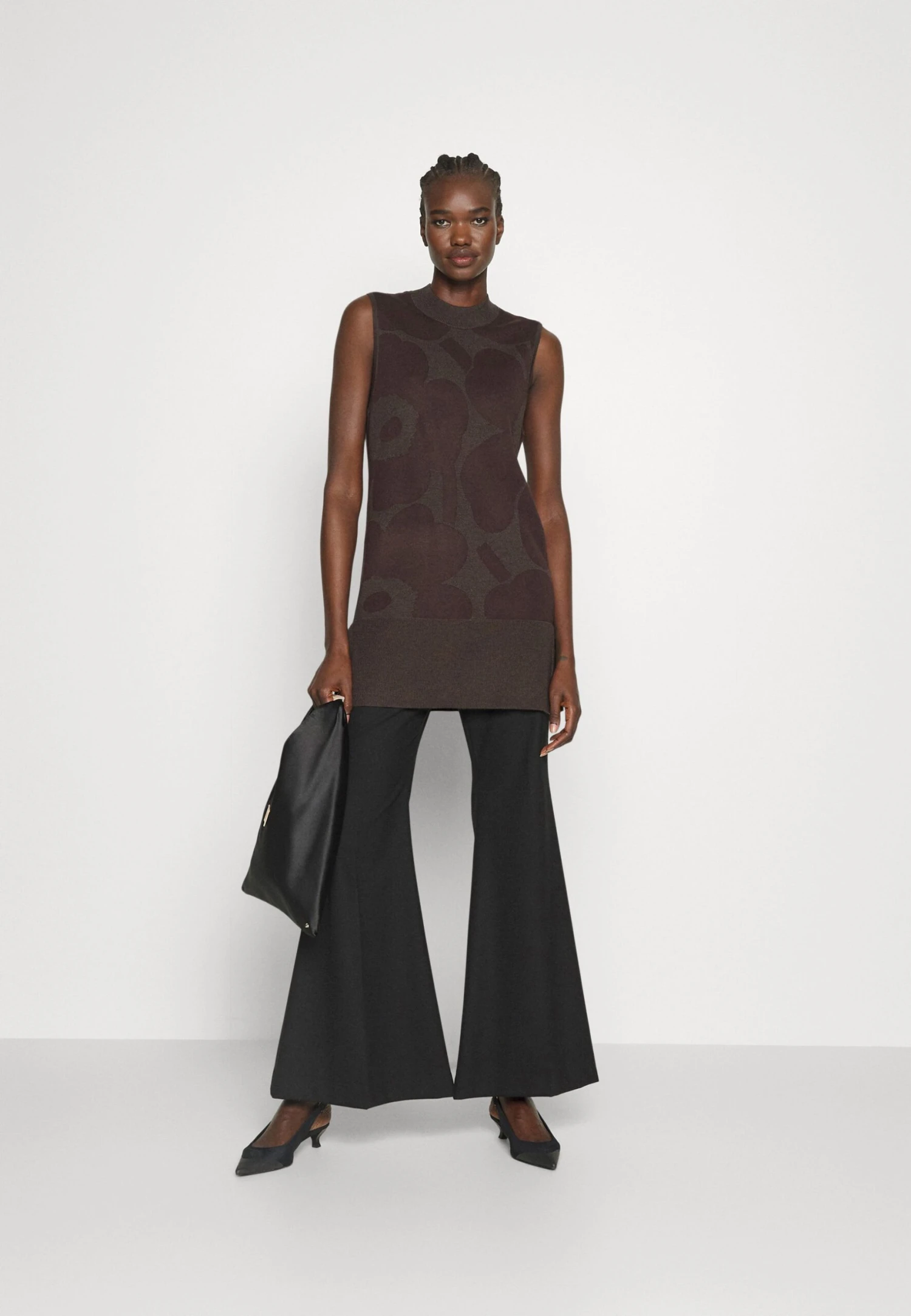 Marimekko Kartussi Unikko - Pullover - Dark Brown 4 Marimekko Kartussi Unikko - Pullover - Dark Brown – Image 2