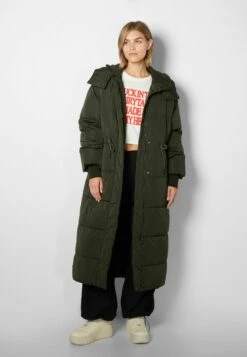 BERSHKA Long - Manteau D'Hiver - Khaki