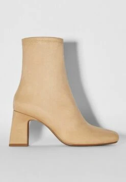 BERSHKA Bottines - Camel -Next Soldes f5746971e95d4d64ac87d32c7b40493c