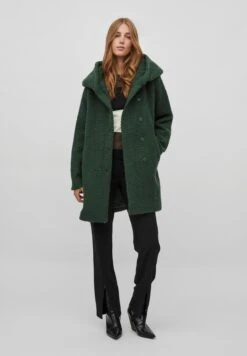 Vila Manteau Court - Pineneedle