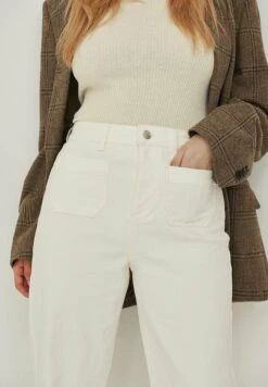 NA-KD Mit Weitem Bein Und Vordertasche - Jean Flare - Offwhite 9 NA-KD Mit Weitem Bein Und Vordertasche - Jean Flare - Offwhite -Next Soldes faec6c4e43244b0dacb48732c2ba8992